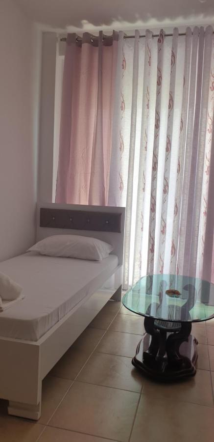 Redsun Apartment Vlorë Exterior foto