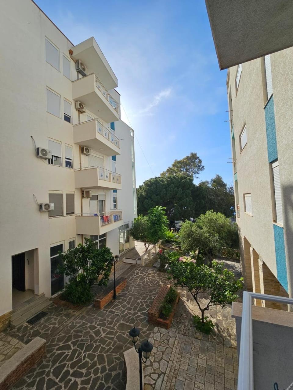 Redsun Apartment Vlorë Exterior foto