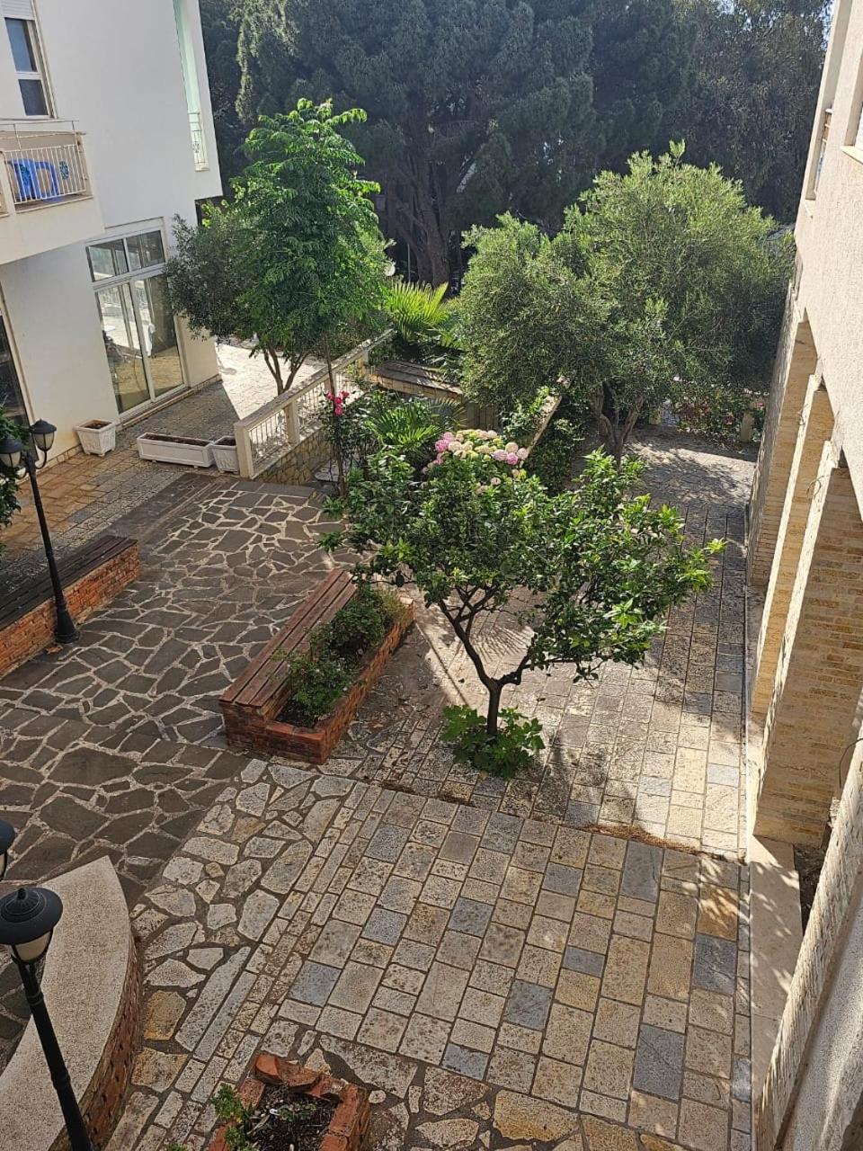 Redsun Apartment Vlorë Exterior foto