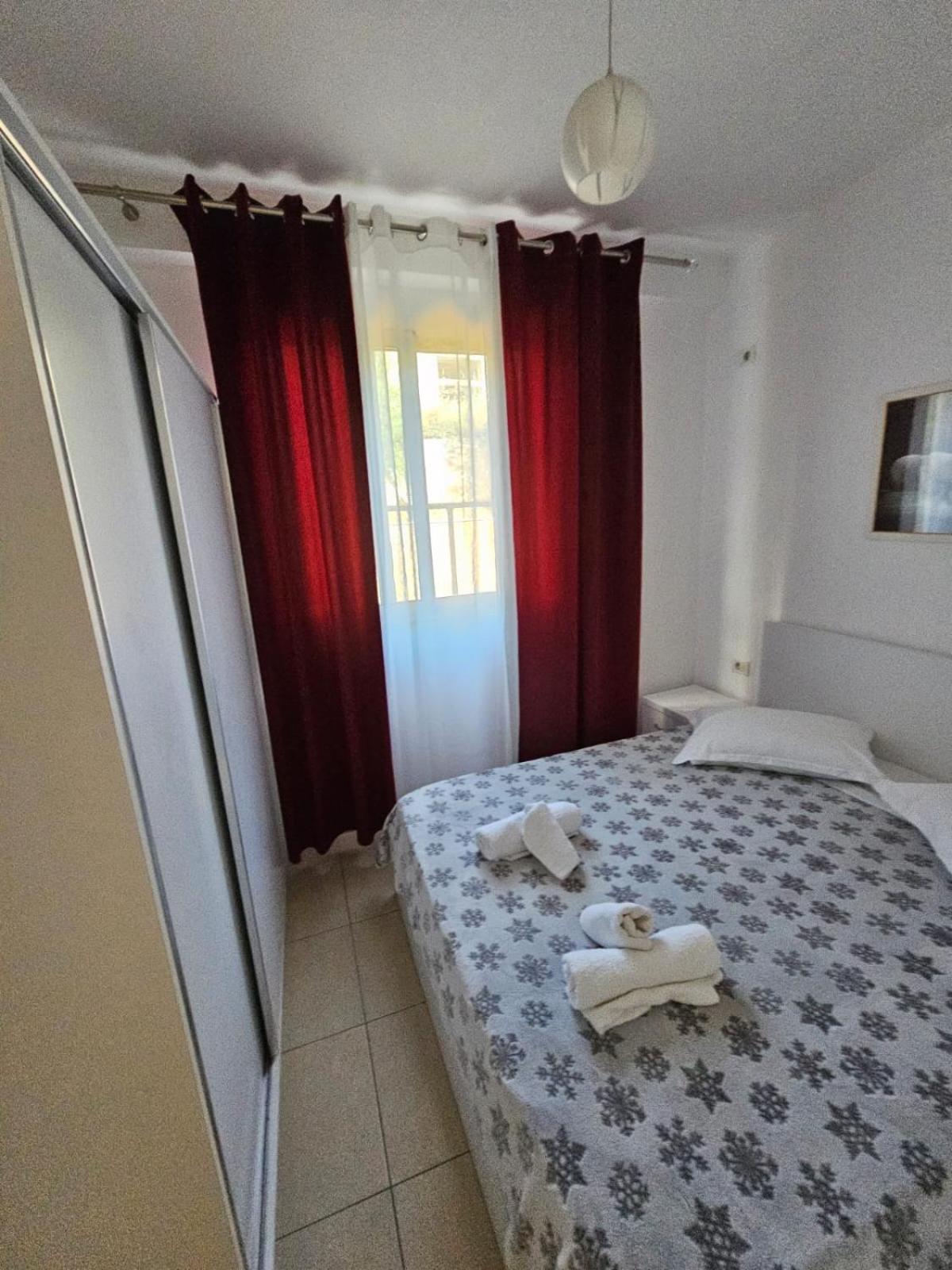 Redsun Apartment Vlorë Exterior foto