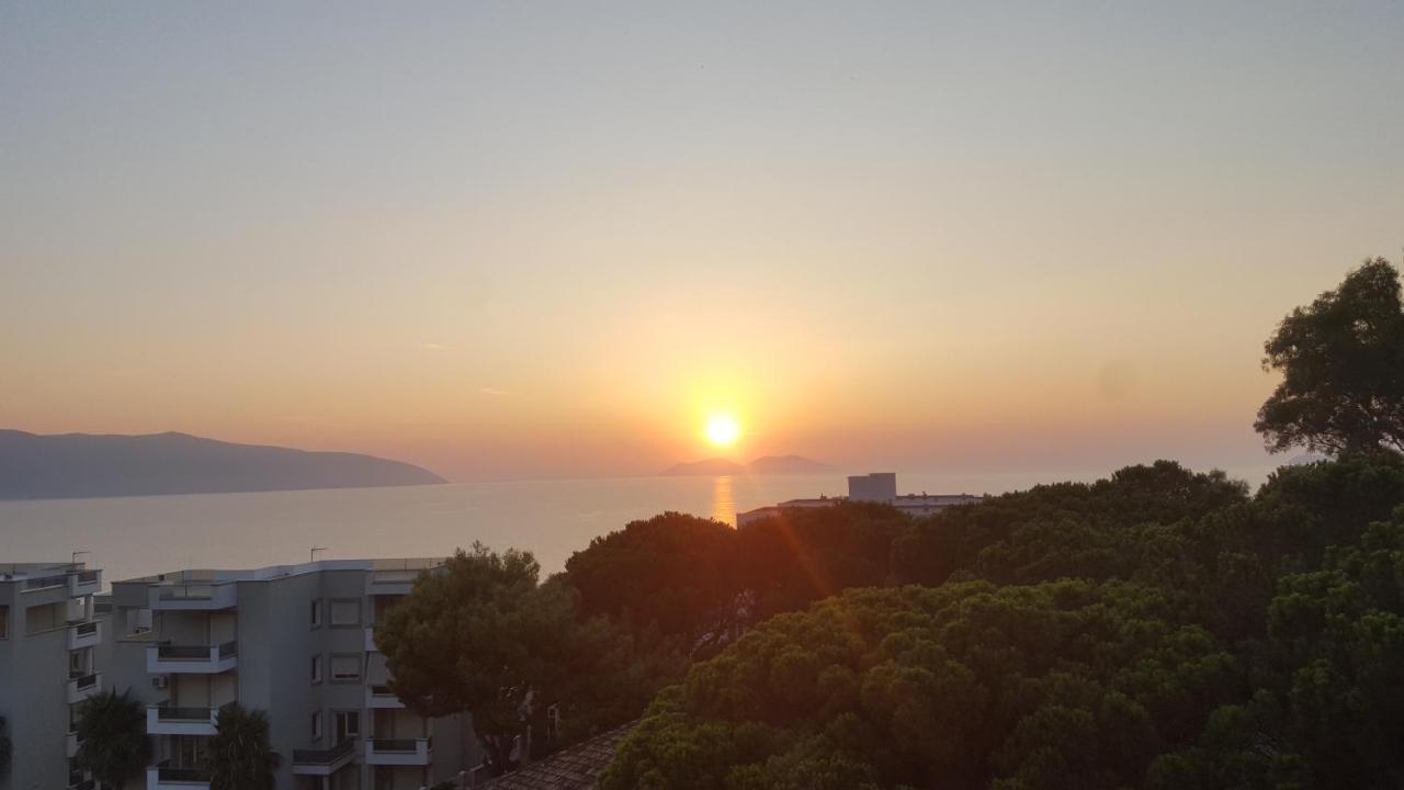 Redsun Apartment Vlorë Exterior foto